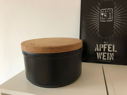 Schwarzer Brottopf mit Holzdeckel (versch. Farben)