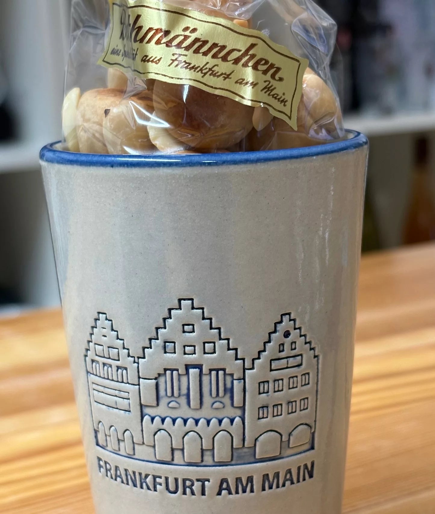 Römer Becher mit Bethmännchen